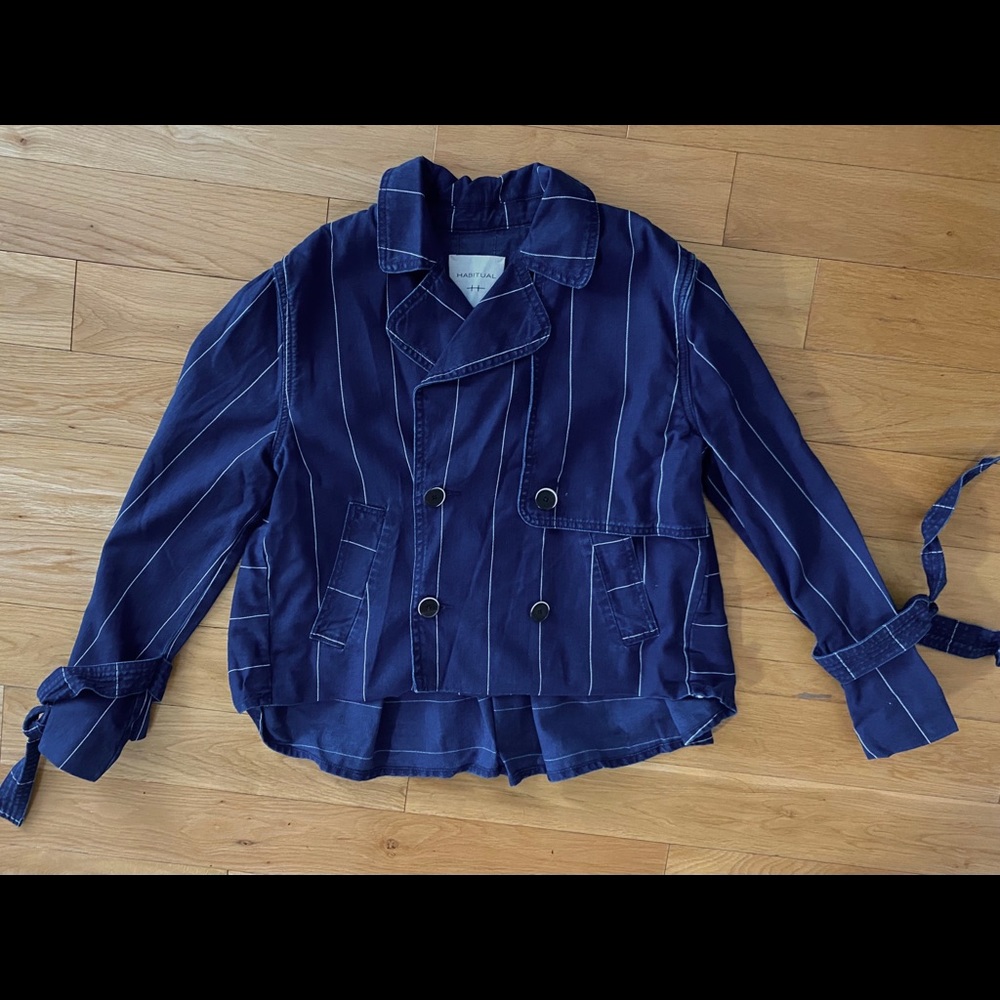 HABITUAL SHORT TRENCH COAT - SMALL